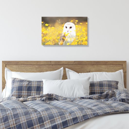 Barn Owl in Geel Veldveld Canvas Afdruk (Insitu (Slaapkamer))