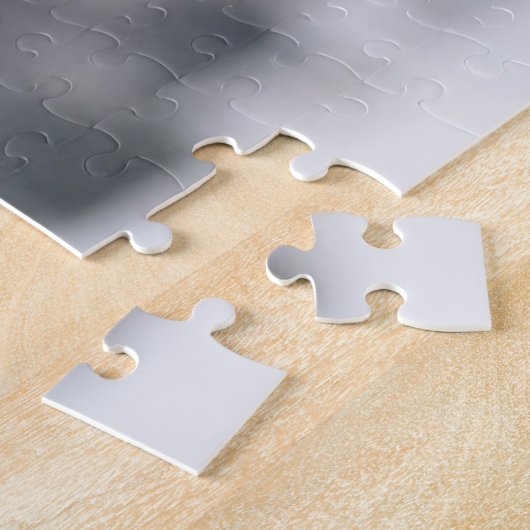 Barn owl landt naar een piek legpuzzel (Zijkant)