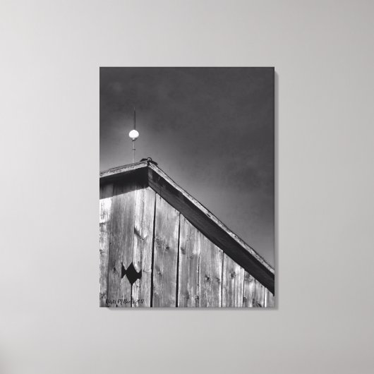 Barn Peak Tegen de hemel Canvas Afdruk (Voorkant)
