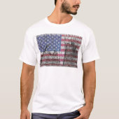 Barn Peeling Geschilderde Amerikaanse vlag T-shirt (Voorkant)