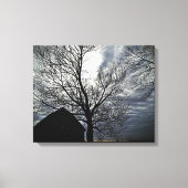Barn w/Sky & Bare Trees Canvas zwart/wit foto (Voorkant)