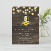 Barn Wood String Light Sunflower Rehearsal Dinner Kaart (Staand voorkant)