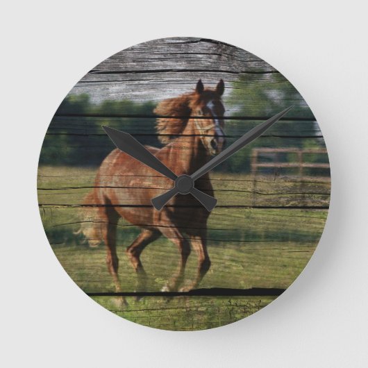 Barn Woodgrain Country Ranch Galloping Brown Horse Ronde Klok (Voorkant)