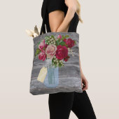 Barnwood en Rozen in Mason Jar Smile Label Tote Bag (Dichtbij)