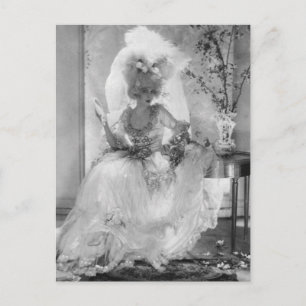 Baroness in Wedding Dress Briefkaart