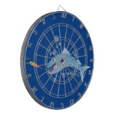 Barracuda vissen hongerig vissen cartoon illustrat dartbord (Voorkant Links)