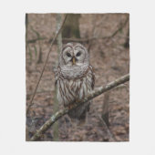 Barred Owl in Forest Afbeelding Fleece Blanket (Voorkant)
