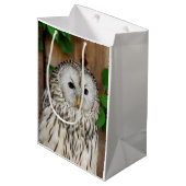 Barred Owl Medium Cadeauzakje (Voorkant Gekanteld)