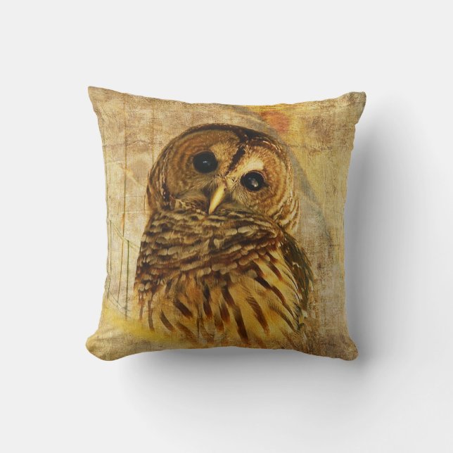 Barred Owl Pillow door Lois Bryan Kussen (Voorkant)