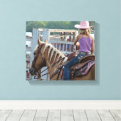 Barrel Race Meisje en Palomino Paard Canvas Afdruk (Insitu (Houten vloer))