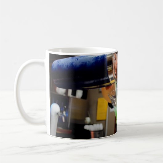 Bartender Mok (Links)