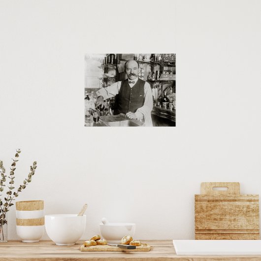 Bartender Puring Drink, 1910.  foto Poster (Keuken)