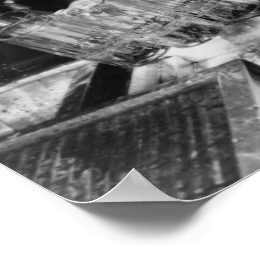 Bartender Serving Beer  Foto Poster (Hoek)