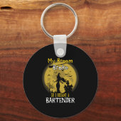Bartender Witch Halloween Sleutelhanger (Voorkant)