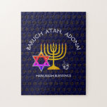 BARUCH ATAH ADONAI | Hanukkah Blessings Legpuzzel<br><div class="desc">Stijlvolle, elegante HANUKKAH BLESSINGS Jigzaag Puzzle. Het ontwerp shows een gouden kleurige MENORAH met een multicolored STAR VAN DAVID en zilver grijs DREIDEL. Bovenaan staat een gekromde tekst met de tekst BARUCH ATAH, ADONAI (verbijsterd: U, O God) en onder de tekst staat HANUKKAH BLESSINGS. ALLE TEKST IS , zodat kunt...</div>