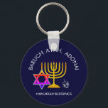 BARUCH ATAH ADONAI | Hanukkah Blessings Sleutelhanger<br><div class="desc">Stijlvolle, elegante HANUKKAH BLESSING Sleutelhanger. Het ontwerp shows een gouden kleurige MENORAH met een multicolored STAR VAN DAVID en zilver grijs DREIDEL. Bovenaan staat een gekromde tekst met de tekst BARUCH ATAH, ADONAI (verbijsterd: U, O God) en onder de tekst staat HANUKKAH BLESSINGS. ALLE TEKST IS , zodat kunt u...</div>