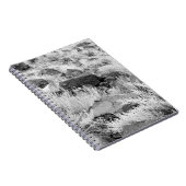 Basalt lava rotsen in woestijn, zwart en wit foto notitieboek (Rechterzijde)