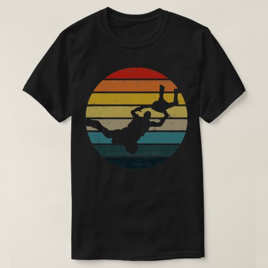 BASE die Silhouette op een Onderdrukte Retro Zonne T-shirt (Design voorkant)