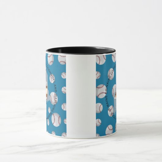 Baseball, coffee and donuts in Maine Mok (Midden)