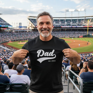  Baseball Dad Est Eenvoudige Script Typografie T-shirt