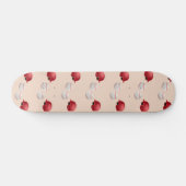 Baseball helm en ballen op persoonlijk skateboard (Horizontaal)