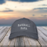 Baseball Mama Geborduurde Pet<br><div class="desc">Vier je honkbal moeder tijdperk met dit schattige ontwerp met "honkbal mama" in witte geborduurde belettering. Maakt een geweldig dugout moeder cadeau of fondsenwerving item!</div>