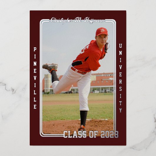 Baseball Maroon Afstuderen aangekondigd Folie Uitnodiging (Voorkant)