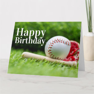 Baseball met gelukkig Birthday-woord op groen gras Kaart