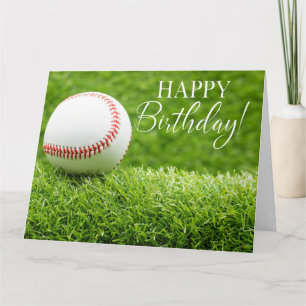 Baseball met gelukkig Birthday-woord op groen gras Kaart