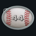 Baseball met  nummer gesp<br><div class="desc">Een macrofoto van een gloednieuw Baseball met rood naaien. Ideaal geschenk voor de honkbal- of softball-fan.</div>