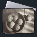 Baseball Nostalgia - Baseballen Laptop Sleeve<br><div class="desc">"Baseball Nostalgia II" door Judy B. Messer. Met een sepia-achtige foto van meerdere honkballen.</div>