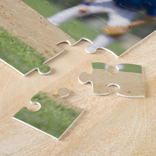 Baseball-pitcher die zich voorbereidt op een bal legpuzzel (Zijkant)