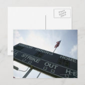 Baseball-scorebord met Amerikaanse vlag Briefkaart (Voorkant / Achterkant)