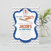 Baseball Slugger Birthday Boy Uitnodiging (Staand voorkant)