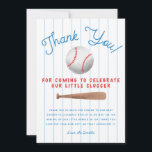 Baseball Sports Boy Baby shower Bedankkaart<br><div class="desc">Het baby shower voor het thema "Stomme sport" bedankt je sjabloon kaart met illustraties van een honkbal en een knuppel met een tekst uit de typografie die zegt: "Dank je dat je komt om onze kleine sloppenwijk te vieren." Het bericht bedankt gasten voor het bijwonen van de douche en voor...</div>