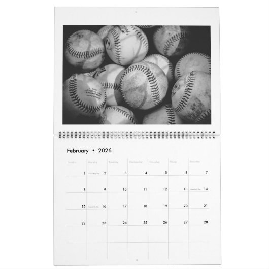 Baseballetjes in zwart-wit kalender (Feb 2026)