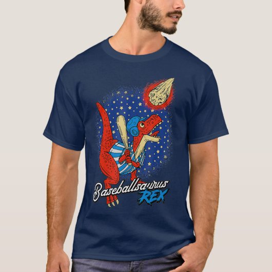 Baseballsaurus T-Rex Dinosaur die honkbal speelt T-shirt (Voorkant)