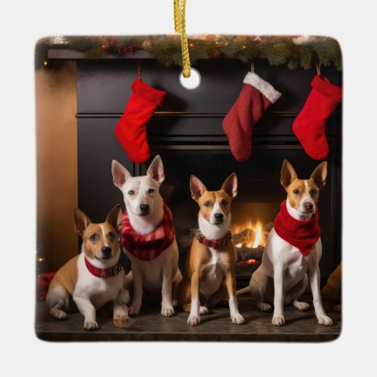 Basenji bij de Haard Kerstmis Keramisch Ornament (Voorkant)