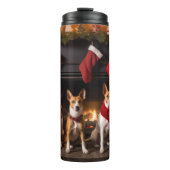 Basenji bij de Haard Kerstmis Thermosbeker (Voorkant)