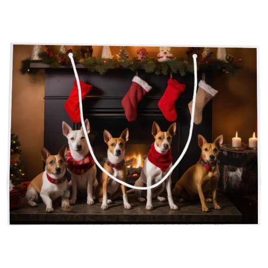Basenji bij de open haard Kerstmis Groot Cadeauzakje (Achterkant)