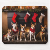 Basenji bij de open haard Kerstmis Muismat (Voorkant)