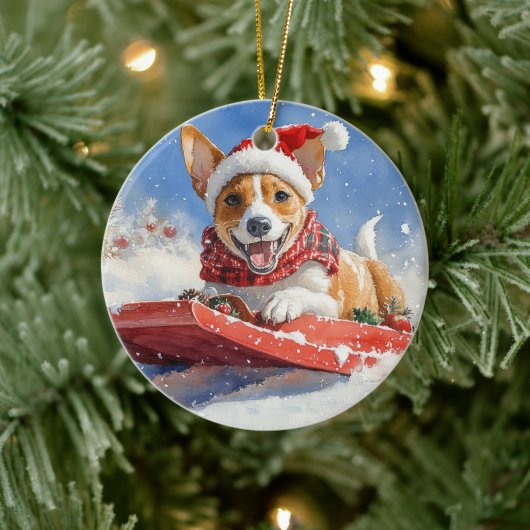Basenji Hond in Sledge Laat het Sneeuw Kerstmis Keramisch Ornament (Boom)