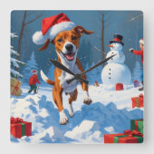 Basenji-hond speelt in de sneeuw winters beeld vierkante klok (Voorkant)