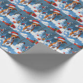 Basenji-hond speelt in sneeuwwinterscène cadeaupapier (Hoek)
