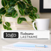 Basic Business Design met logo en werknemer Naambordje