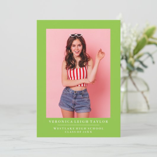 BASIC MINIMALISTISCHE FOTO AFSTUDEREN AANKONDIGING (Staand voorkant)