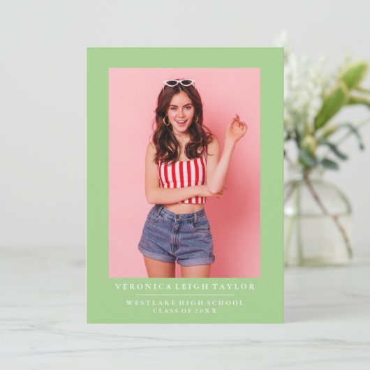 BASIC MINIMALISTISCHE FOTO AFSTUDEREN AANKONDIGING (Staand voorkant)