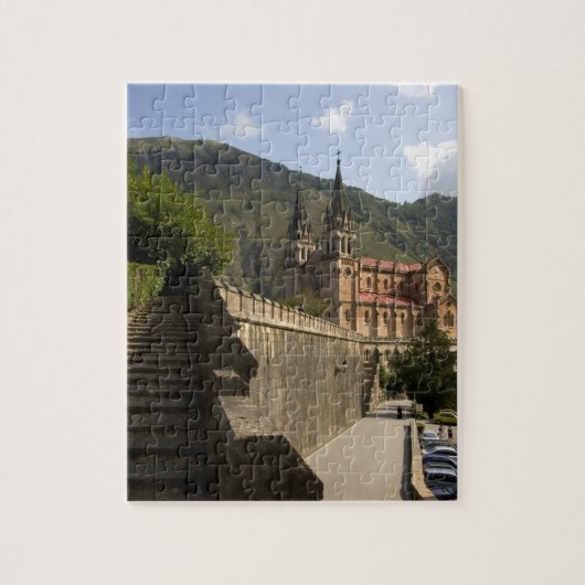 Basiliek van Covadonga, noordwest Spanje. Legpuzzel (Verticaal)
