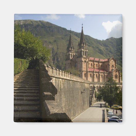 Basiliek van Covadonga, noordwest Spanje. Magneet (Voorkant)