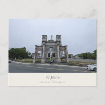 Basiliek van St. John en stenen toegangspoort